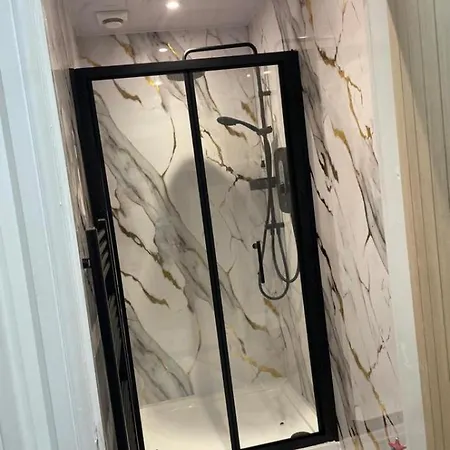 Hidden Gem דירה *